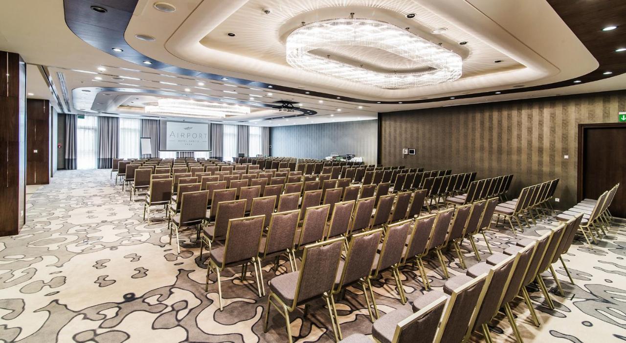 Airport Hotel Okęcie Warschau Buitenkant foto The meeting room of Airport